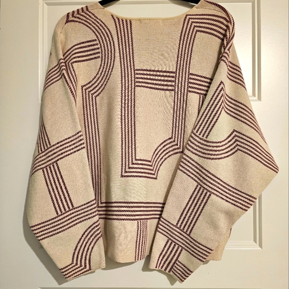 New Oversized H&M Sweater with Geometric Design sz small - Picture 2 of 6